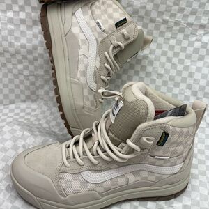 Vans Men’' UltraRange EXO Hi Gore-Tex
Cream Lace Up Boot
Mte2
Checkerboard Birch